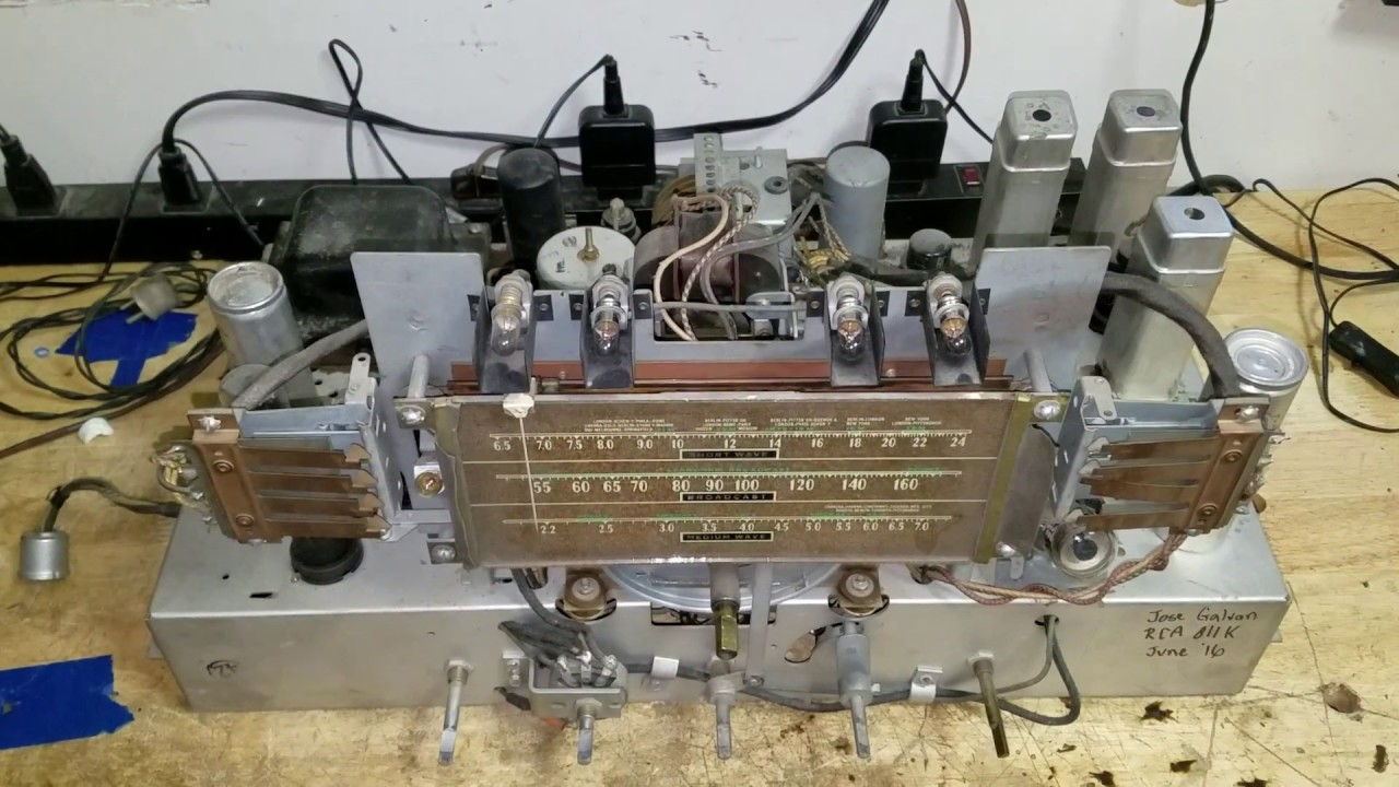 1937 RCA VICTOR 811K Console Radio Part 1 of 18 First Look at Chassis