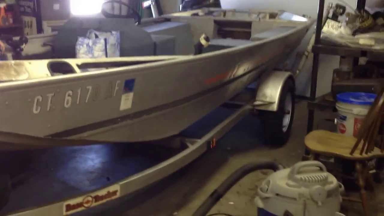 How to check aluminum boat for leaks and leaky rivets