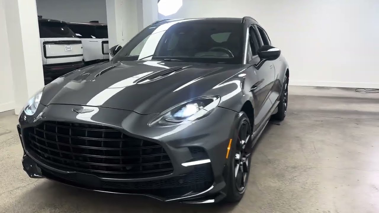 CNV06838 - 2023 Aston Martin DBX 707