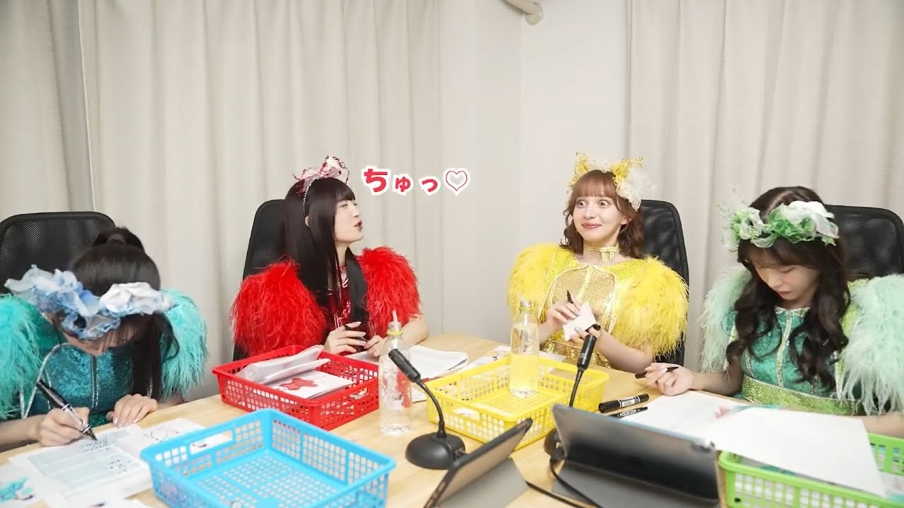 あまねき、ノエちゃんにチュー！？！？🩵❤️💛💚【ふるっぱー切り抜き】
