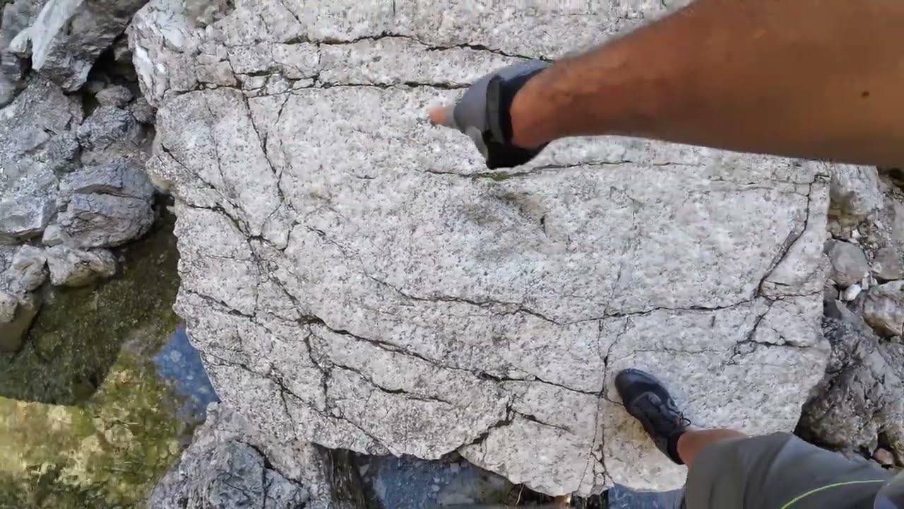 Rifugio Pradut Clayt PN,  Casera Casavento, Orma dinosauro, Lesis, Seconda parte