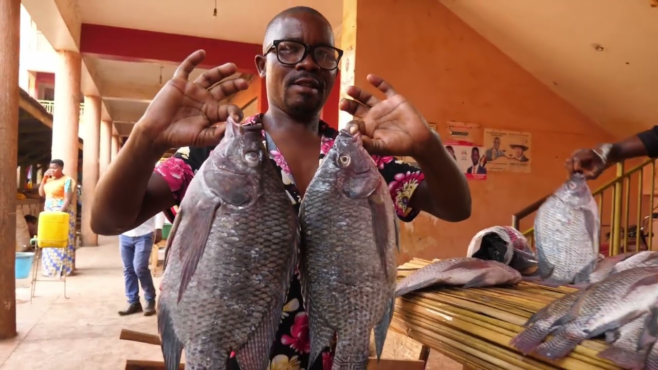 The biggest market in hoima .famous kabalega market .Hoima central market