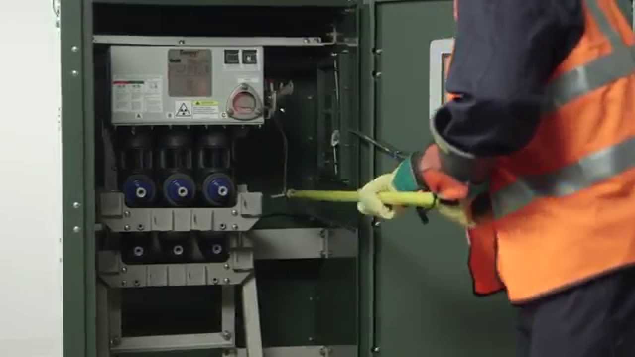 Operating Trident with SafeVu Switchgear using Hookstick