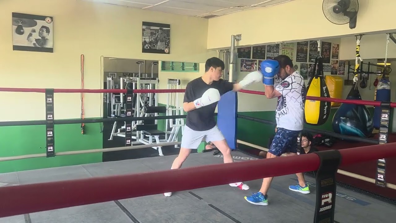 Round 1 vs Danial Alex GyM boxing Spar