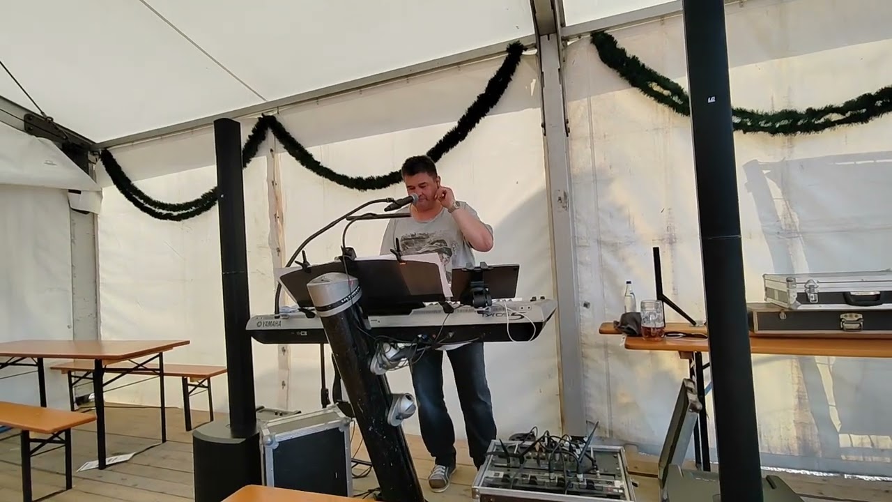 Roland von den Moonlights - Live - Böckels Festzelt, Neustadt Aisch Kirchweih. 2023.   11.06.2023.