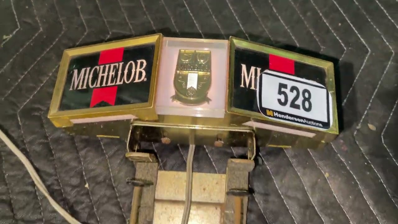 Lot #528 WORKING LIGHTED MICHELOB DISPLAY SIGN CLAMP ON