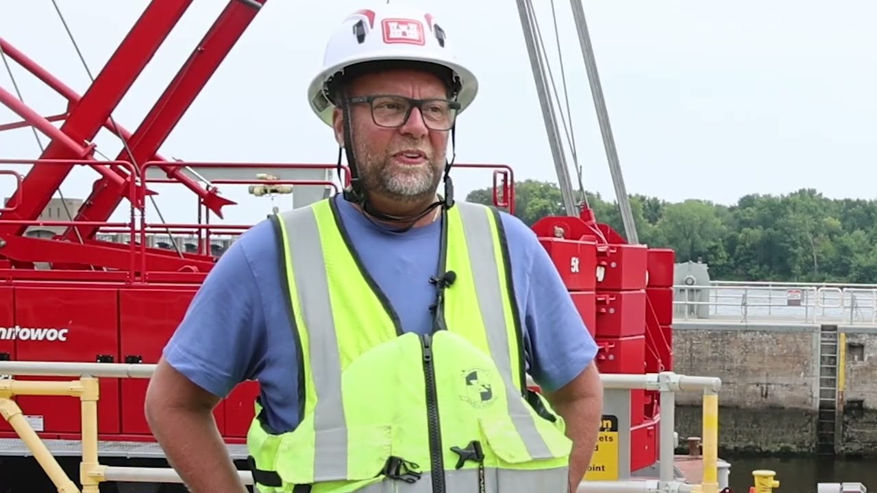 Corps of Engineers replaces 92-year-old miter gates at Lock and Dam 7