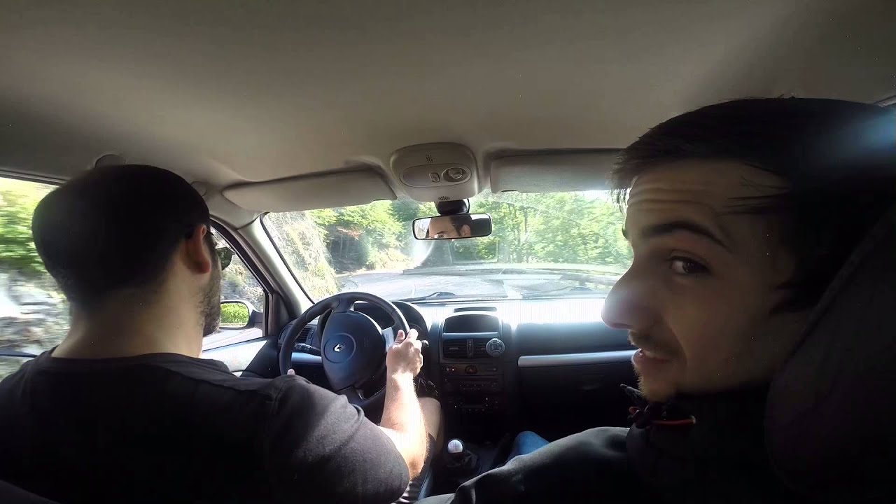 208 GTI vs Clio RS