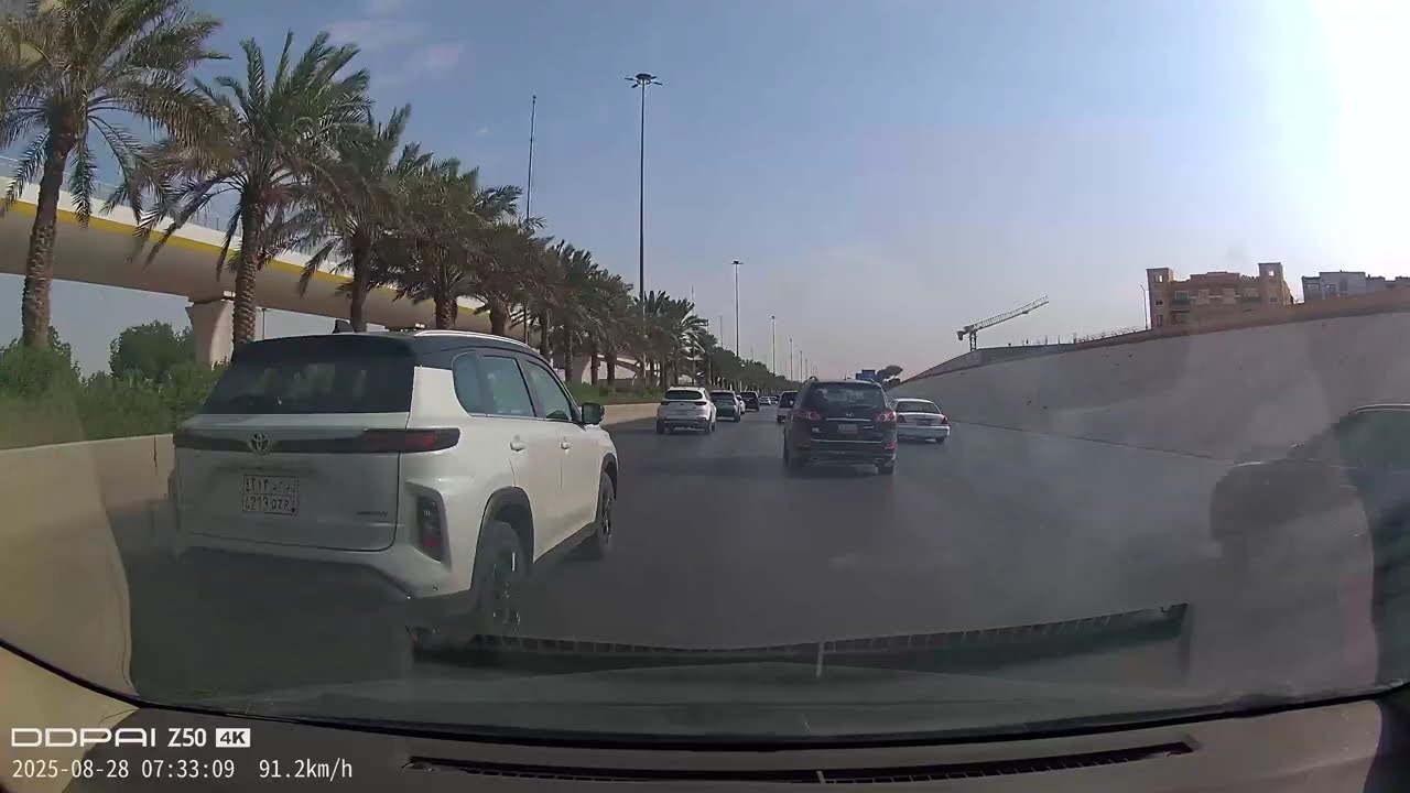 20250828 - القيادة في أنحاء الرياض طوال اليوم بدقة 4K مع الاستماع إلى الأصوات الخام
