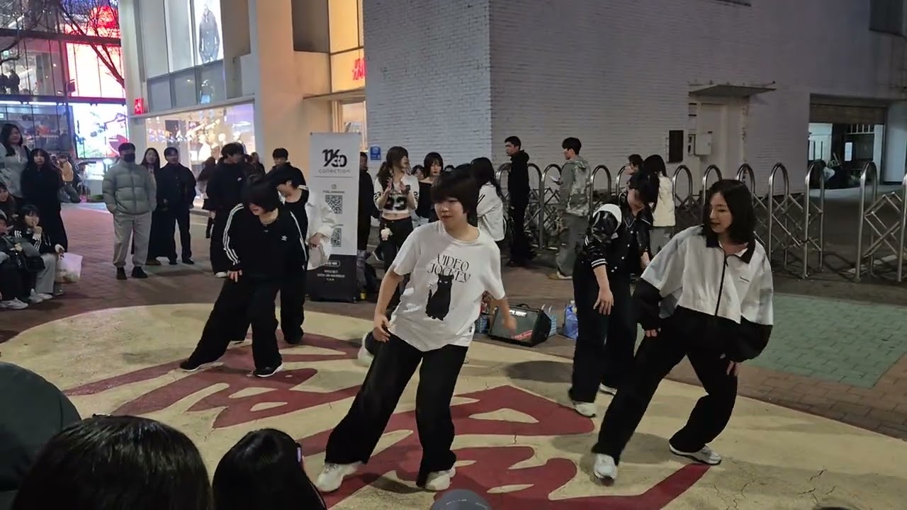 20260315 192358 #1130컬렉션 홍대 버스킹 #1130_collection Hongdae Busking