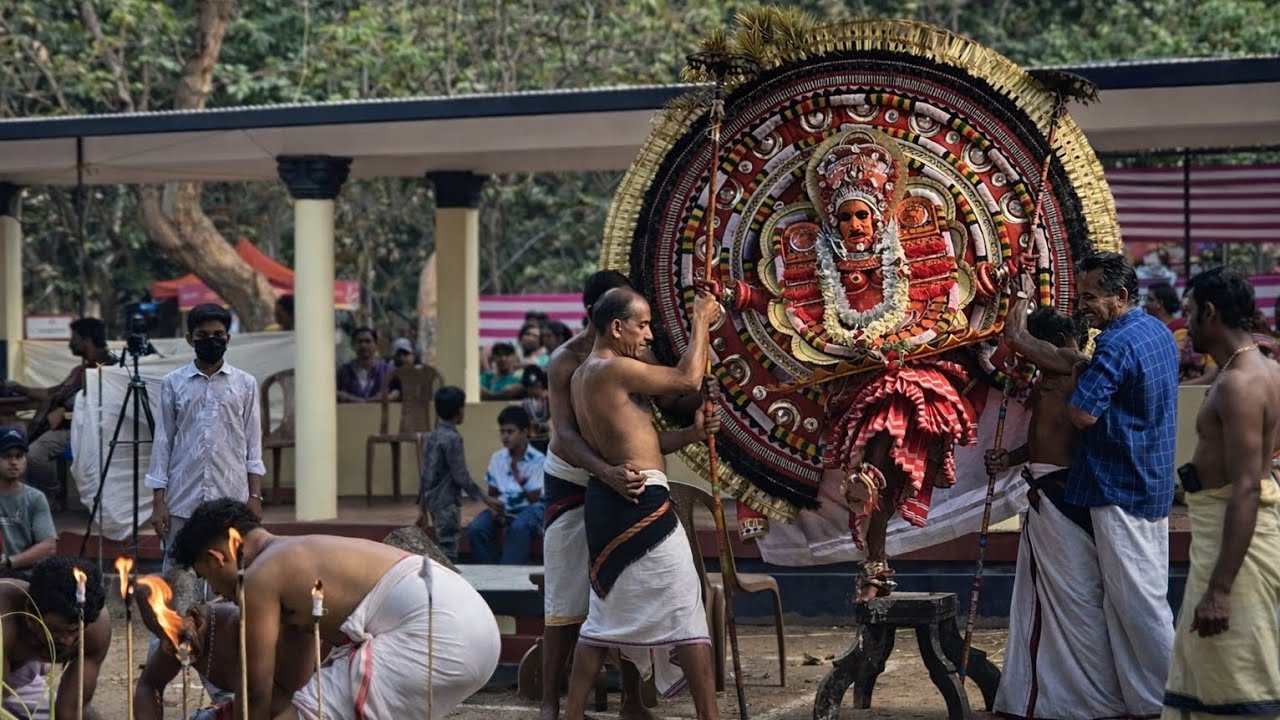 Aggressive Chamundi Theyyam | Theyyams of Malabar | Kannur | Ramanthali 