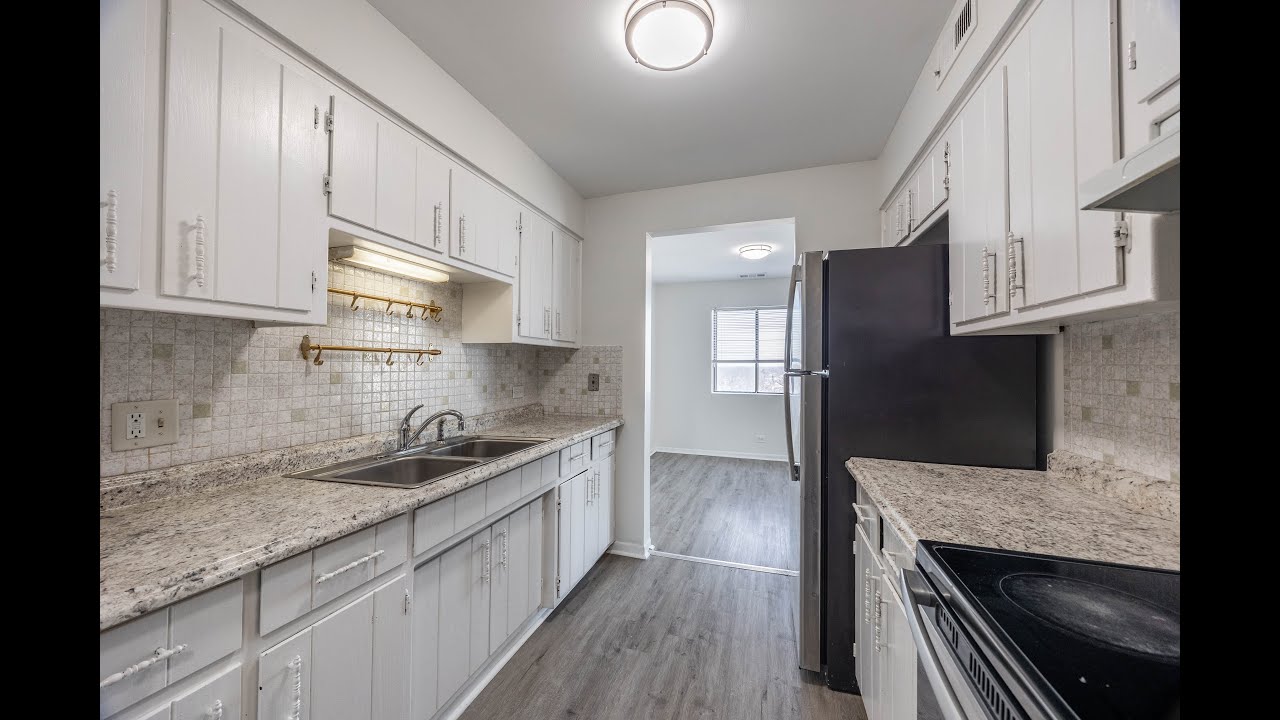 2300 North Harlem Ave., #704 | 2 Bed 1 Bath | Elmwood Park