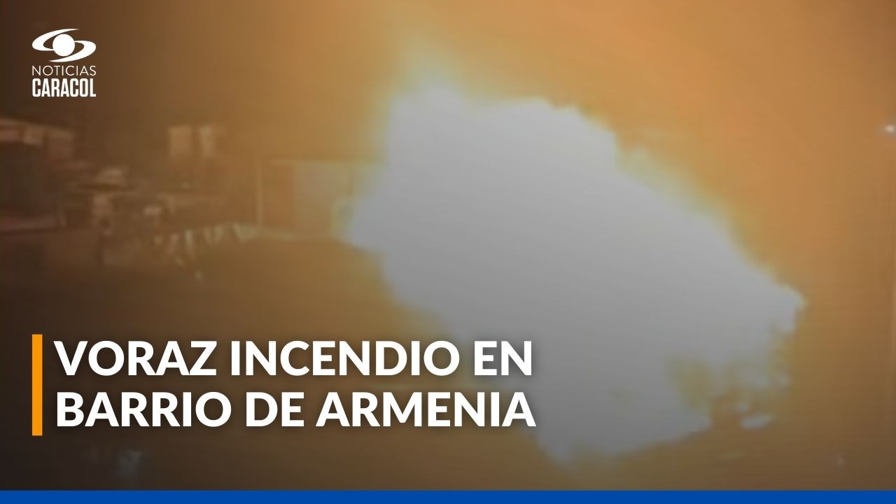 Incendio arrasó más de 20 viviendas en barrio de Armenia y dejó decenas de familias damnificadas