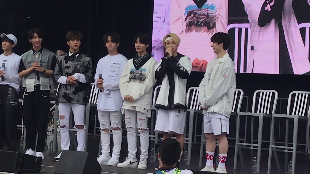 Stray Kids SHOOK at their Popularity in America (KCONNY18)!!!