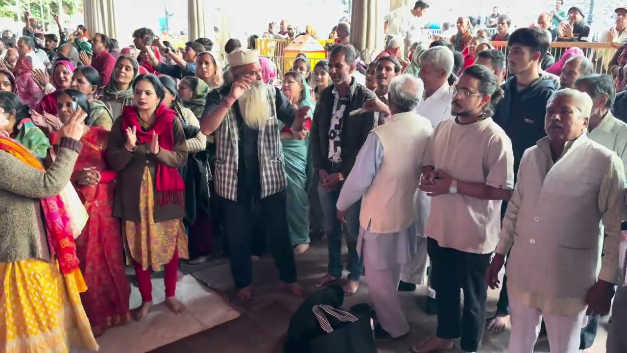 म्हाने जाड़ो लागे श्याम उढ़ा दे काली कामली । mhane jado lage shyam udha de kali kaamli #khatushyam 