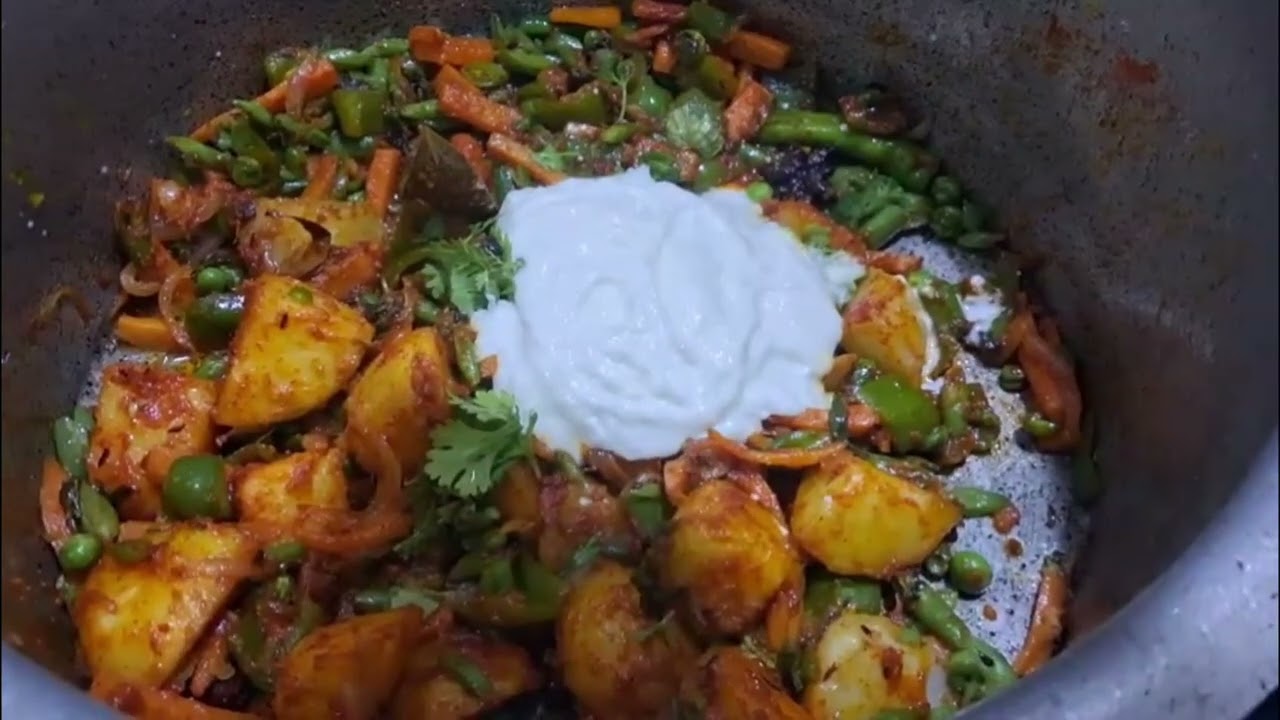 Vegetables Pulao in hyderabadi style #cookwithunnisa1 #cooking #food 