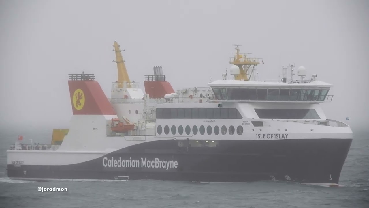 Ro-Ro Pax ISLE OF ISLAY arrives in A Coruña