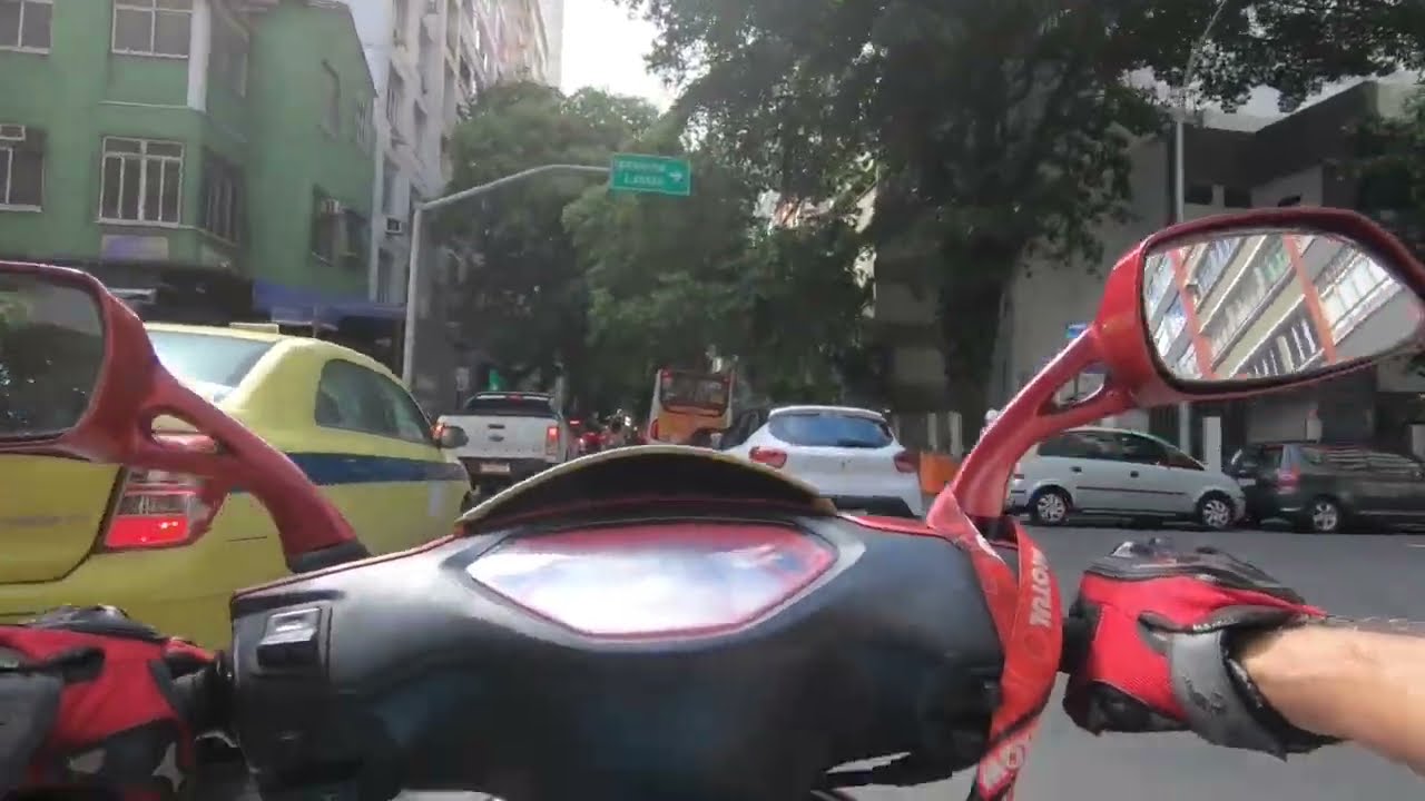 um pulinho de burgman 125i em COPACABANA !!!!!!!