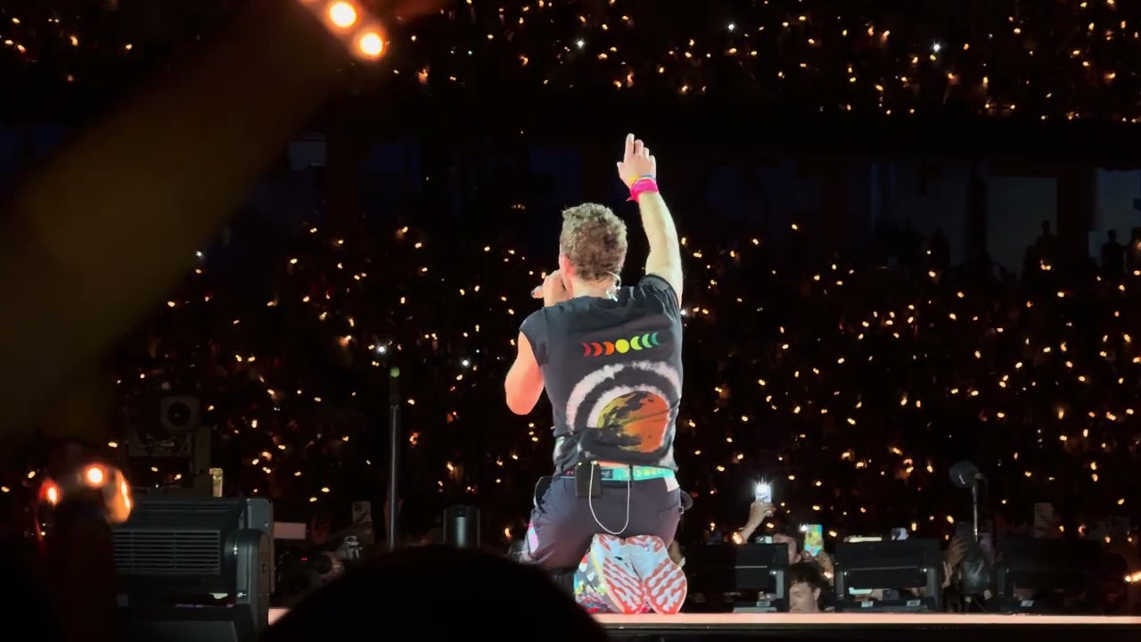 Coldplay “Biutyful / Fix You” live Stanford 2025