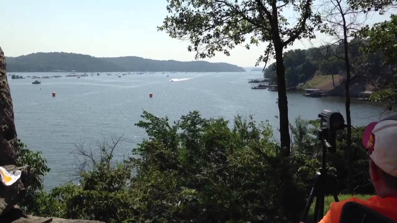 25' Warlock 100 mph run Lake of the Ozarks Shootout 2013