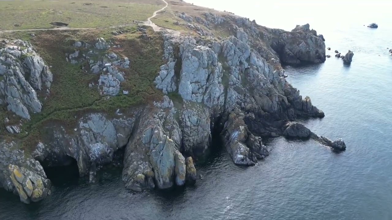 Le mini 3 pro sur la côte nord a la pointe du Van