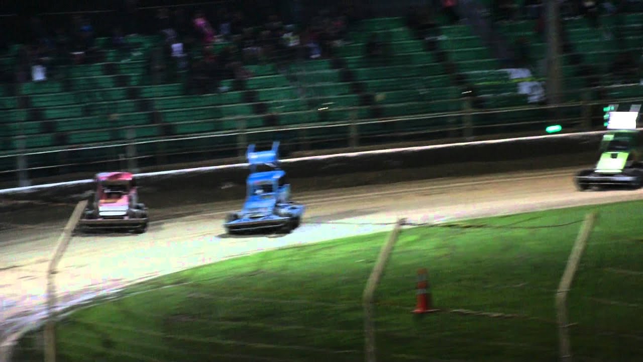 Speedway action - Superstocks