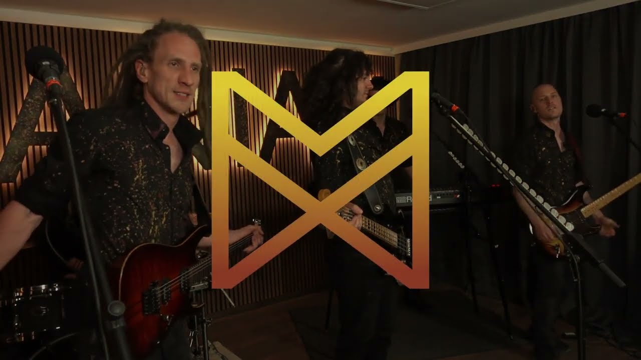 M A N I A X - Maniac (Official Video)