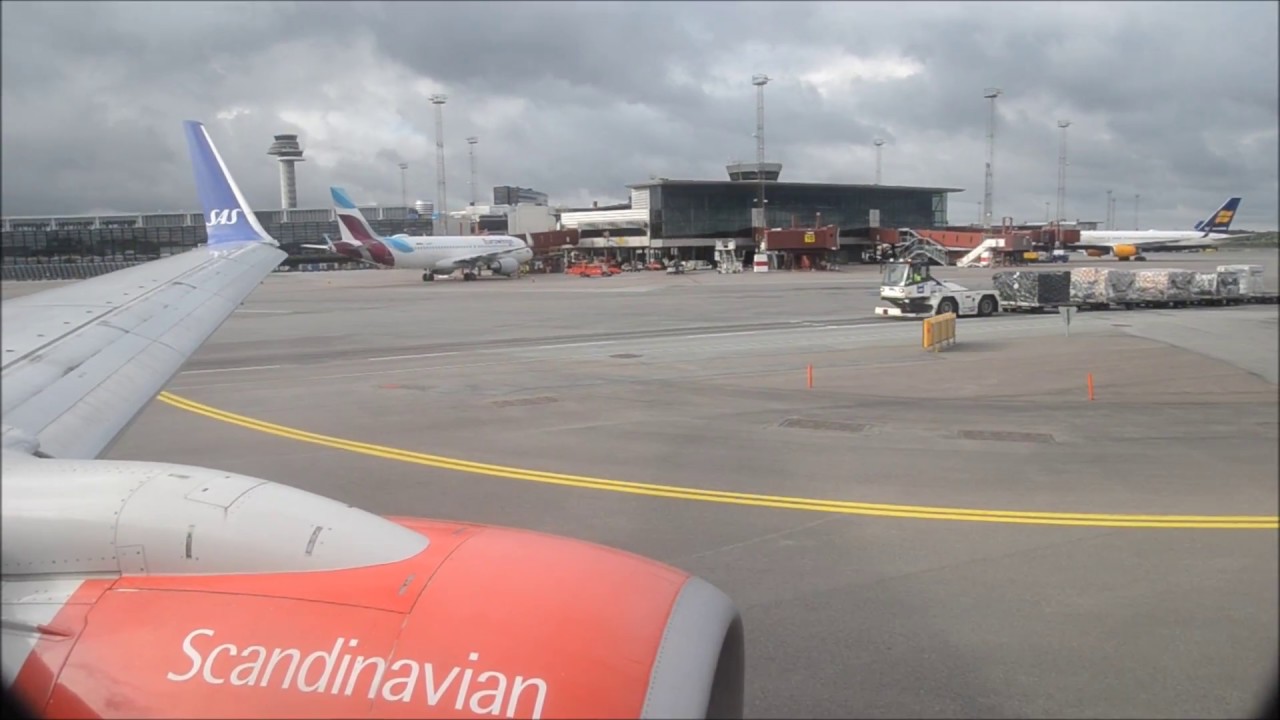 SAS Boeing 737 takeoff from Arlanda