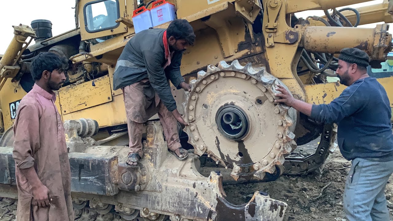 Amaizing Restoration Of Caterpillar Final Drive // Dozer D8k Final Drive Oil Seal Replacement