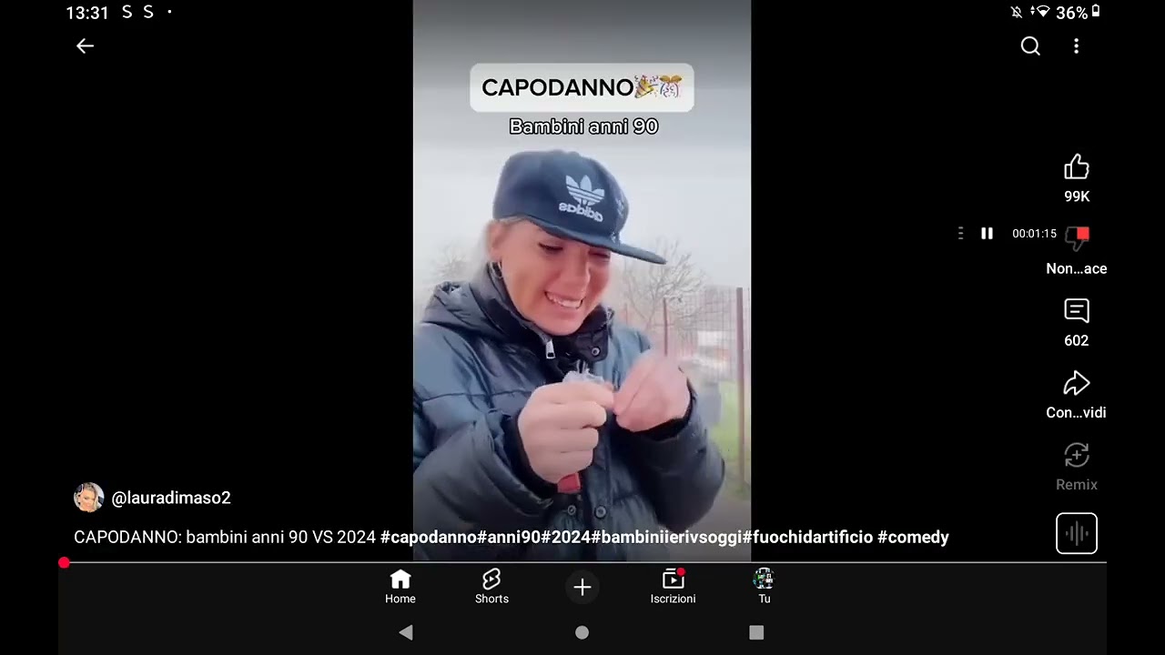 Alberto sorbo che invita tutti i loghi degli YouTube a Capodanno a casa sua