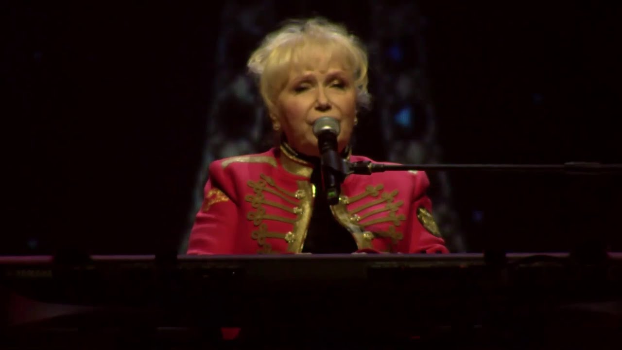 Marika Gombitová - Kríž, live (NTC aréna Bratislava, 2022)