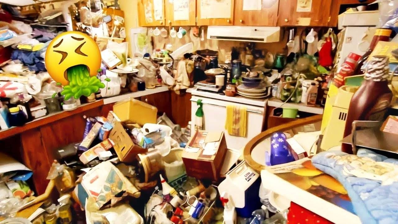 😭I lost money while cleaning for an elderly person with hoarding disorder.