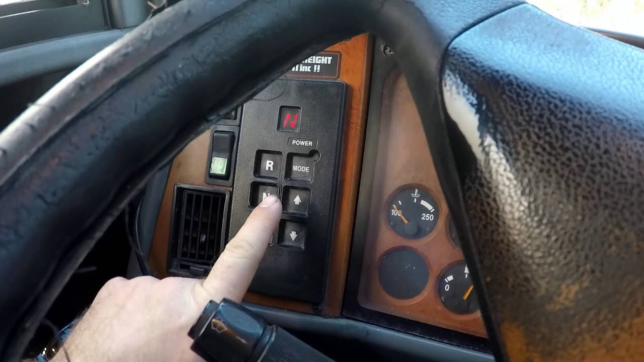 Дальнобой по США. Обзор автобуса 2008 Vanhool, восстановления после аварии часть 1
