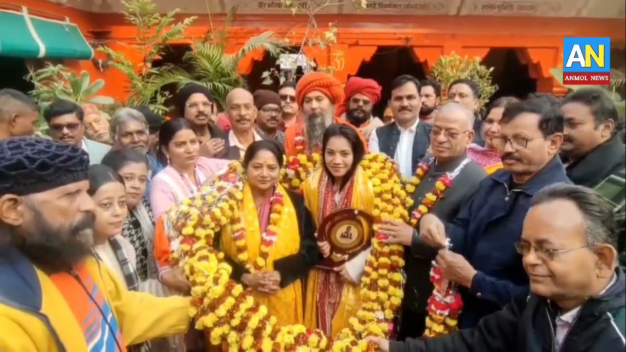 प्रयागराज महानिर्वाणी अखाड़े में खुशबू निषाद नांद हुआ सम्मान 