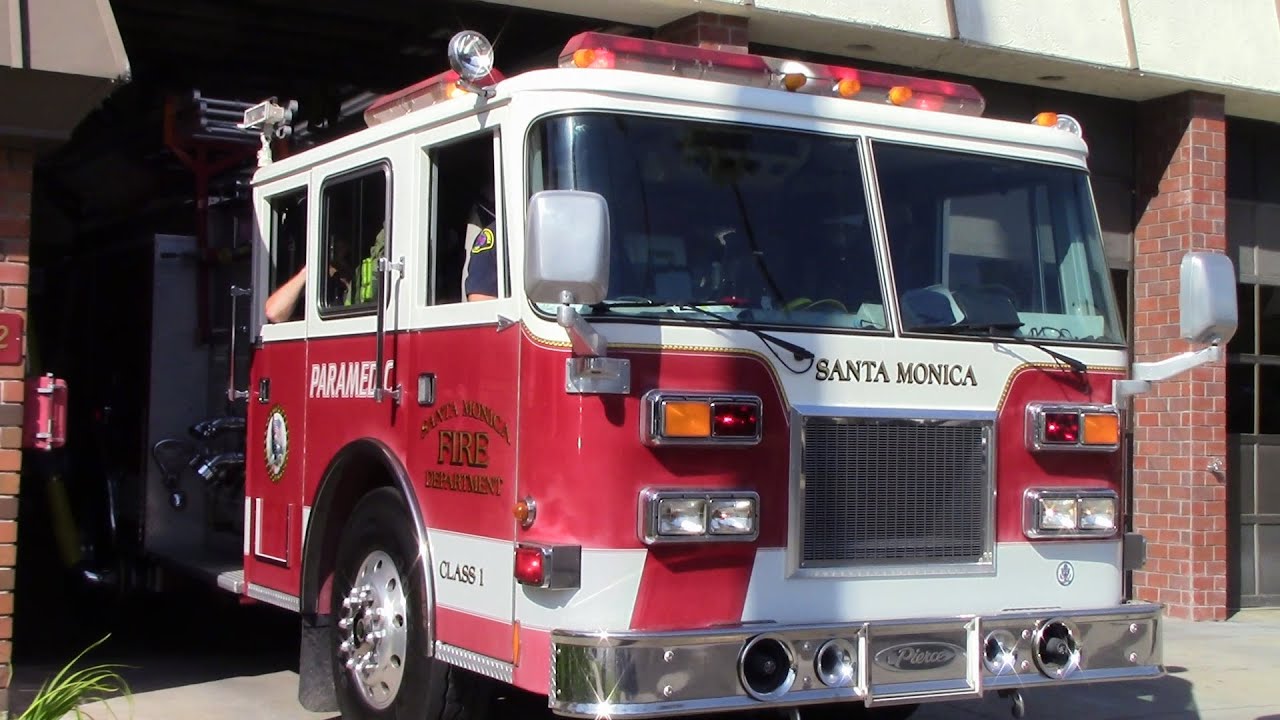 Santa Monica Fire Dept. Engine 3 (reserve) Responding