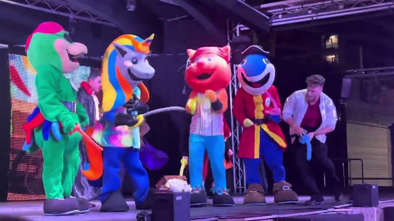 Canción de Somos Piratas con Colorete y Canción de Muñeco de Nieve en Marina D’Or