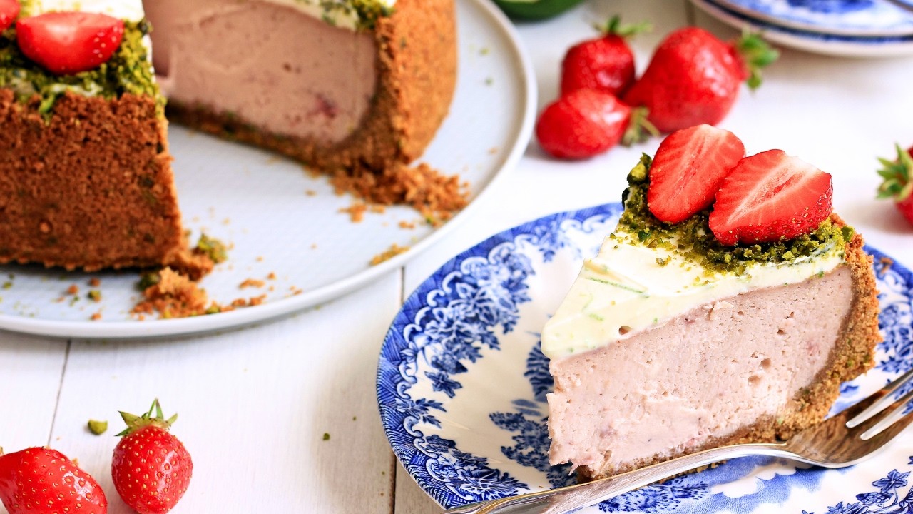 Das Beste Sommerkuchen Rezept | Cremiger Käsekuchen mit Erdbeeren