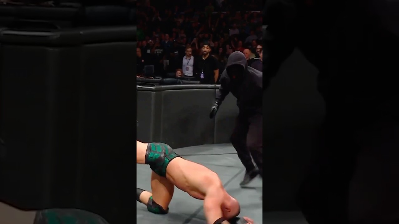 The masked man is back and LA Knight moves one step closer to #WrestleMania 👀 #WWERaw