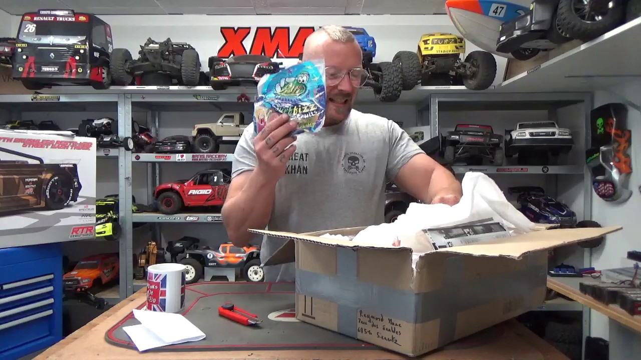 unboxing cadeau tamiya piste de touine et poune