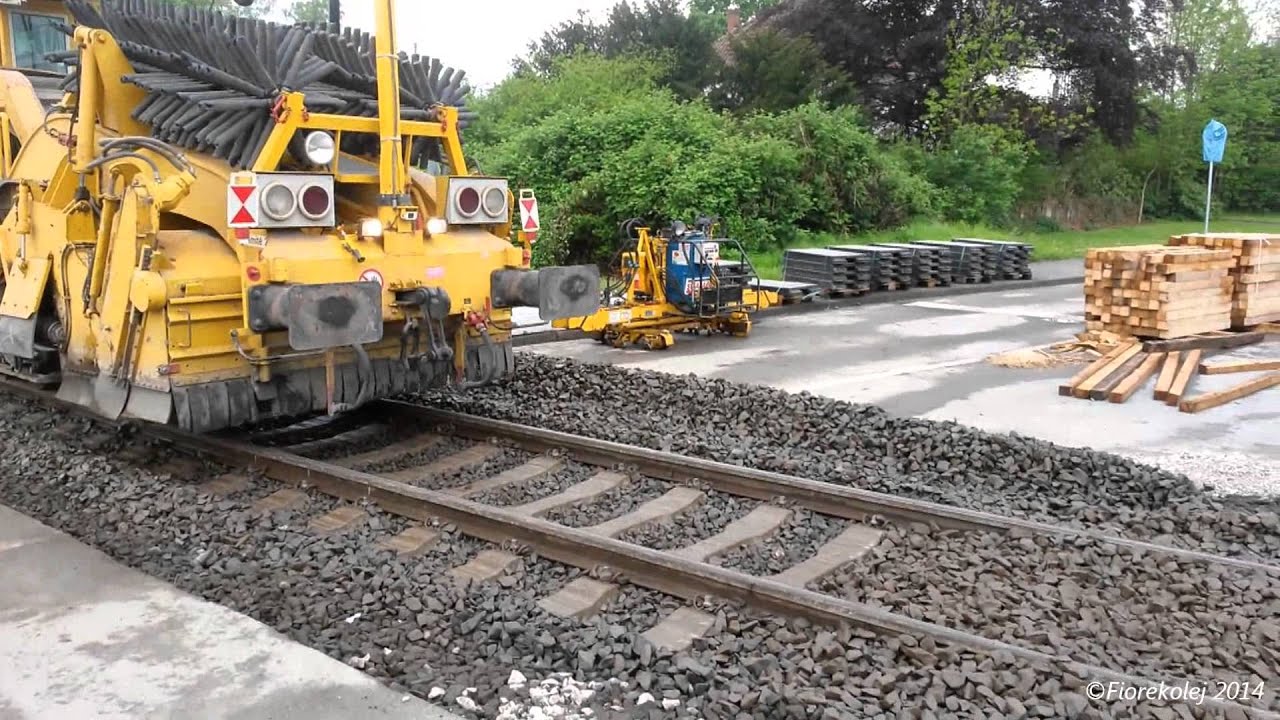 Profilarka tłucznia SSP 110 SW / Ballast profiling machine SSP 110 SW