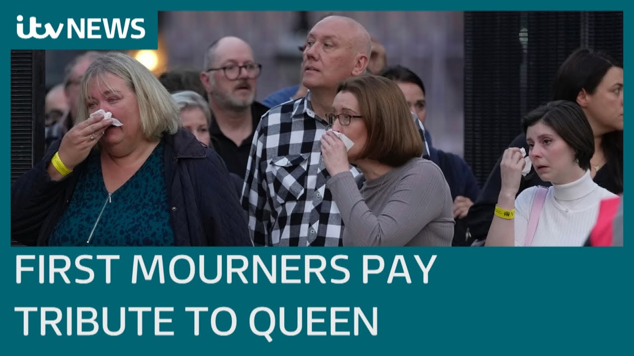 First mourners pay tribute to the Queen Lying in State