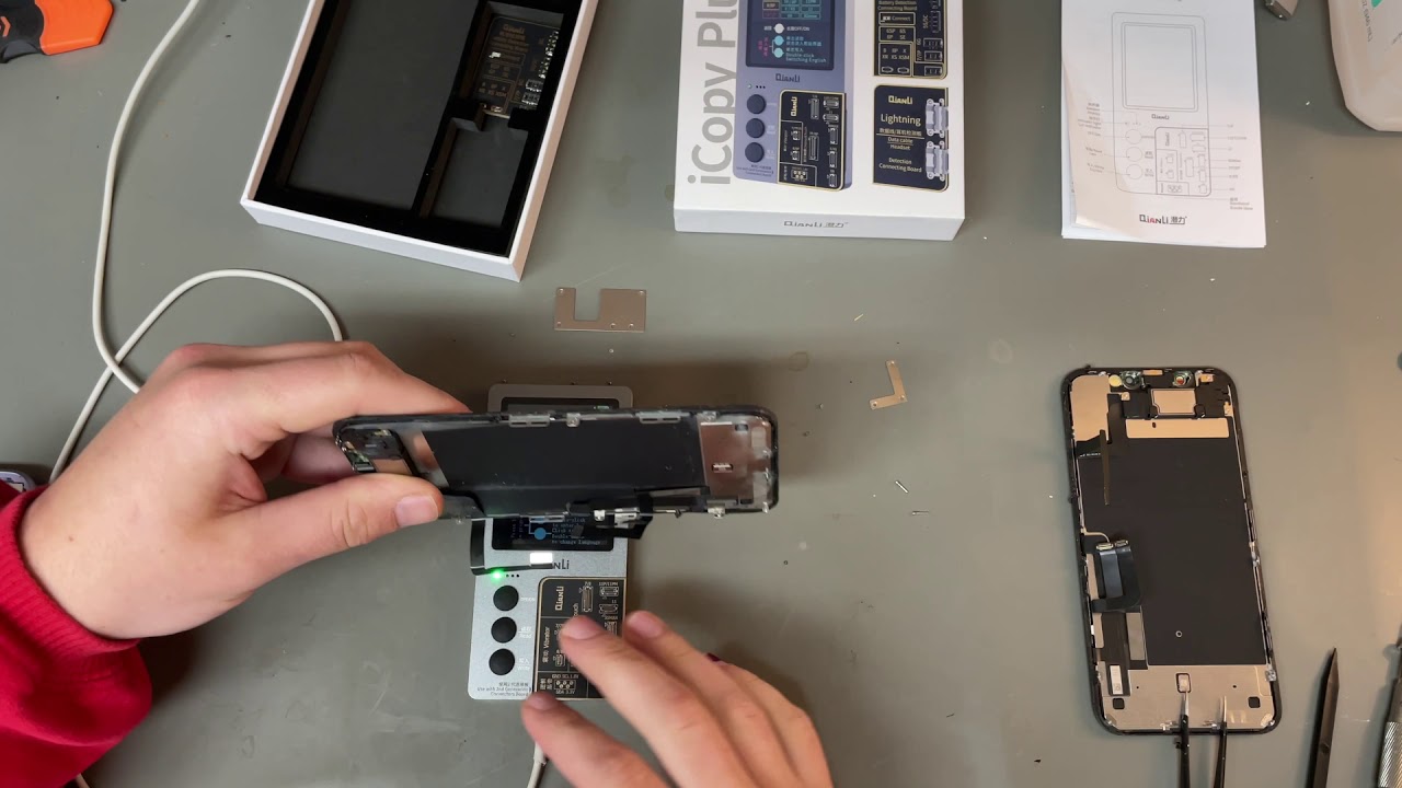 QuanLi iCopy Plus 2.1 True Tone Restore Unboxing, Review, and Test on an iPhone 11 Screen Repair