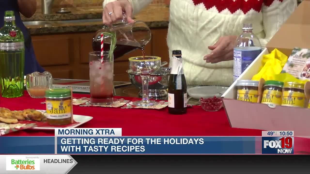 Christmas Cocktails: Pomegranate and Rosemary Gin (or Vodka) Fizz!