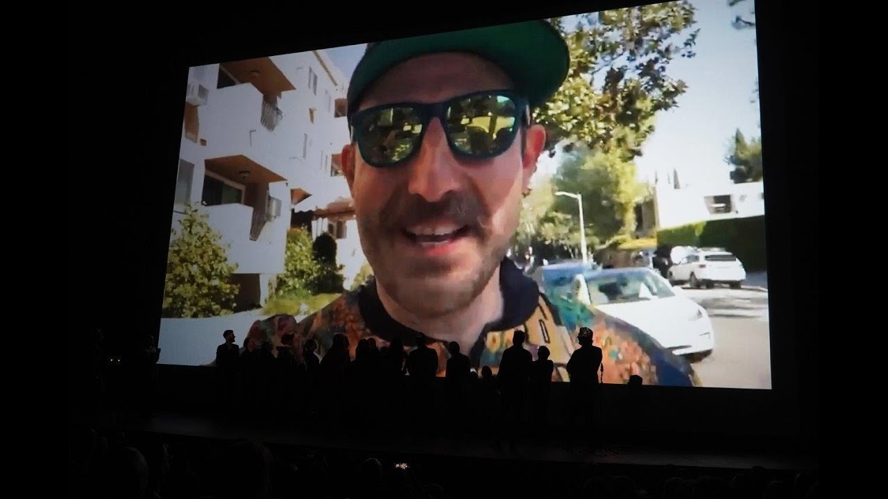 MUNJE OPET - Kako je Nikola Đuričko iz Amerike pozdravio publiku na premijeri! | TVINEMANIA