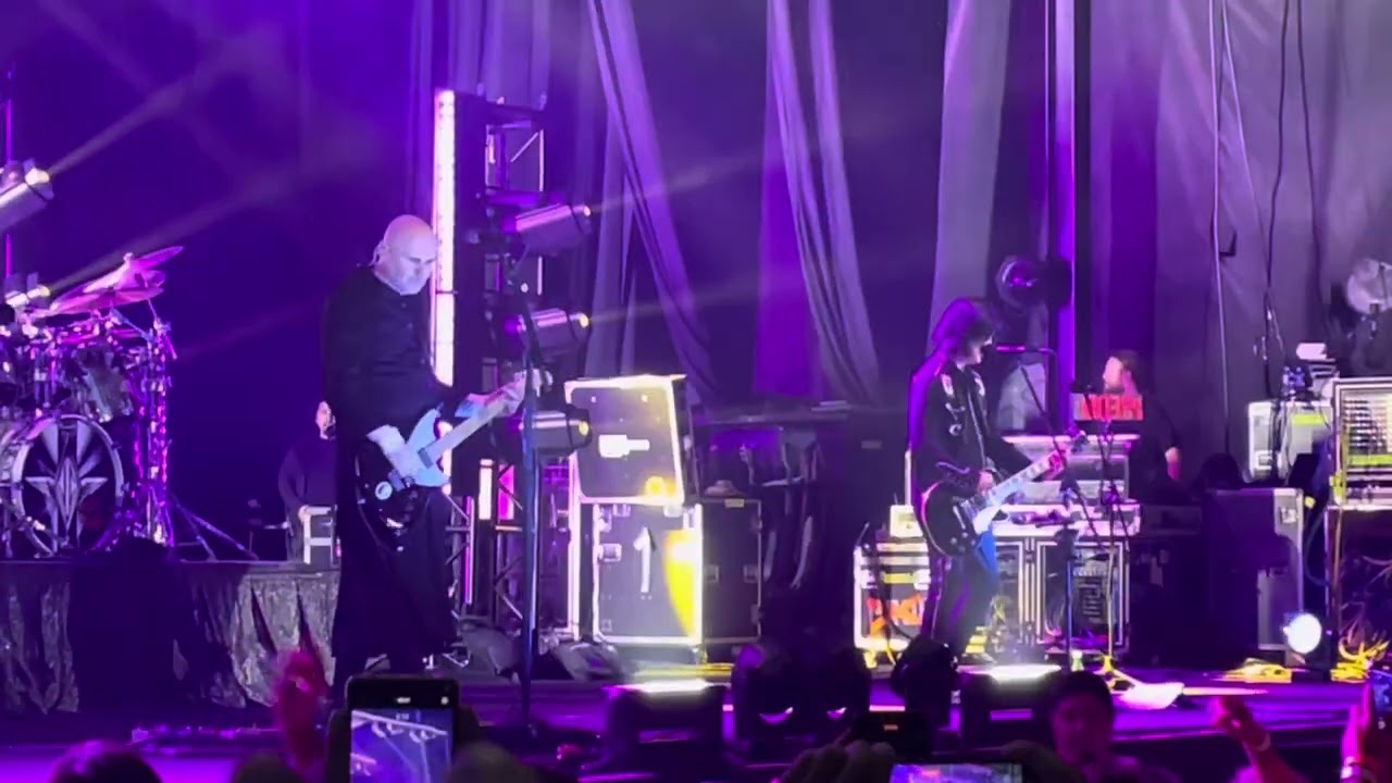 The Smashing Pumpkins - Ziggy Stardust (David Bowie) - Live at Espaço Unimed São Paulo (Brazil 2024)