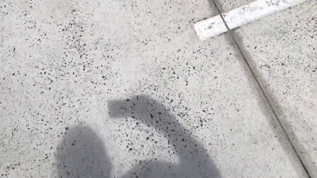 Why do concrete driveways and floor slabs crack and what you can do so that they don't crack