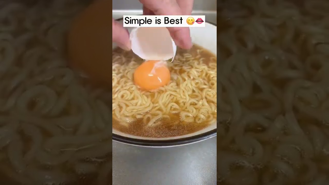 Raw Egg in Ramen 😋😋😋👄👄#asmr #shortvideo #shorts