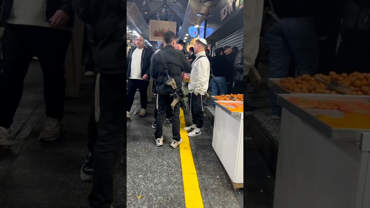 POV: you walk through the shuk on a Thursday night at midnight (Machne Yehuda)