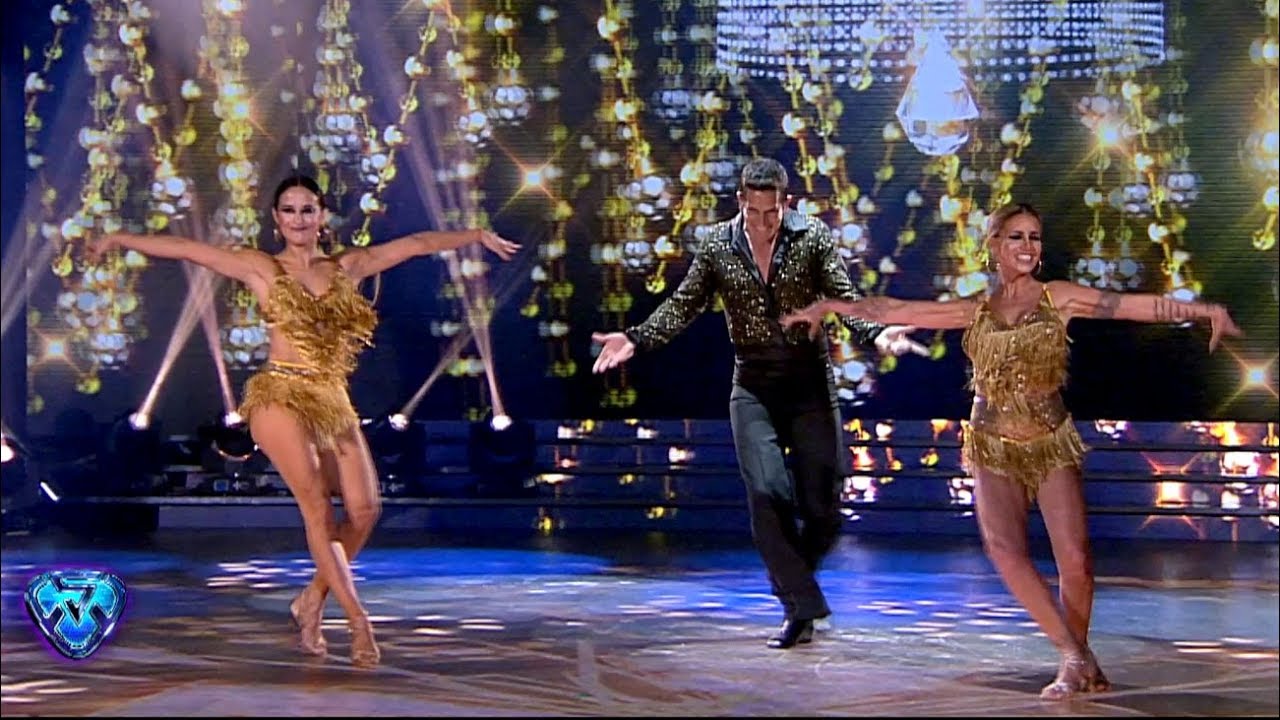 Acompa&ntilde;ados por Flor Pe&ntilde;a, Lourdes S&aacute;nchez y Diego Ramos bailaron Salsa de a tres