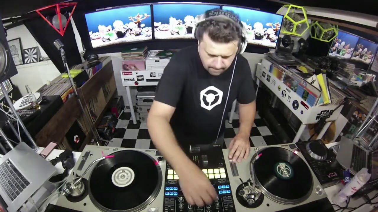 DJ LEO BAILER - DANCE 90 HIT&acute;S (no Vinil 12)